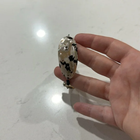 🍷free when bundled 🍷Shell bracelet - Picture 3 of 3